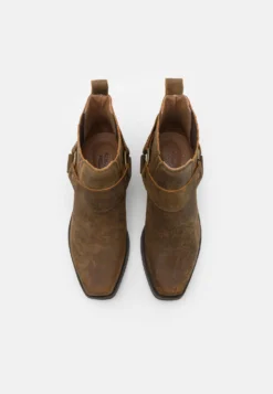 Cowboy-/Bikerlaarsjes - Roc Whisky -Mode Schoenenselectie Winkel 14888ec5a579448eb5d9ba6cbd204550 scaled