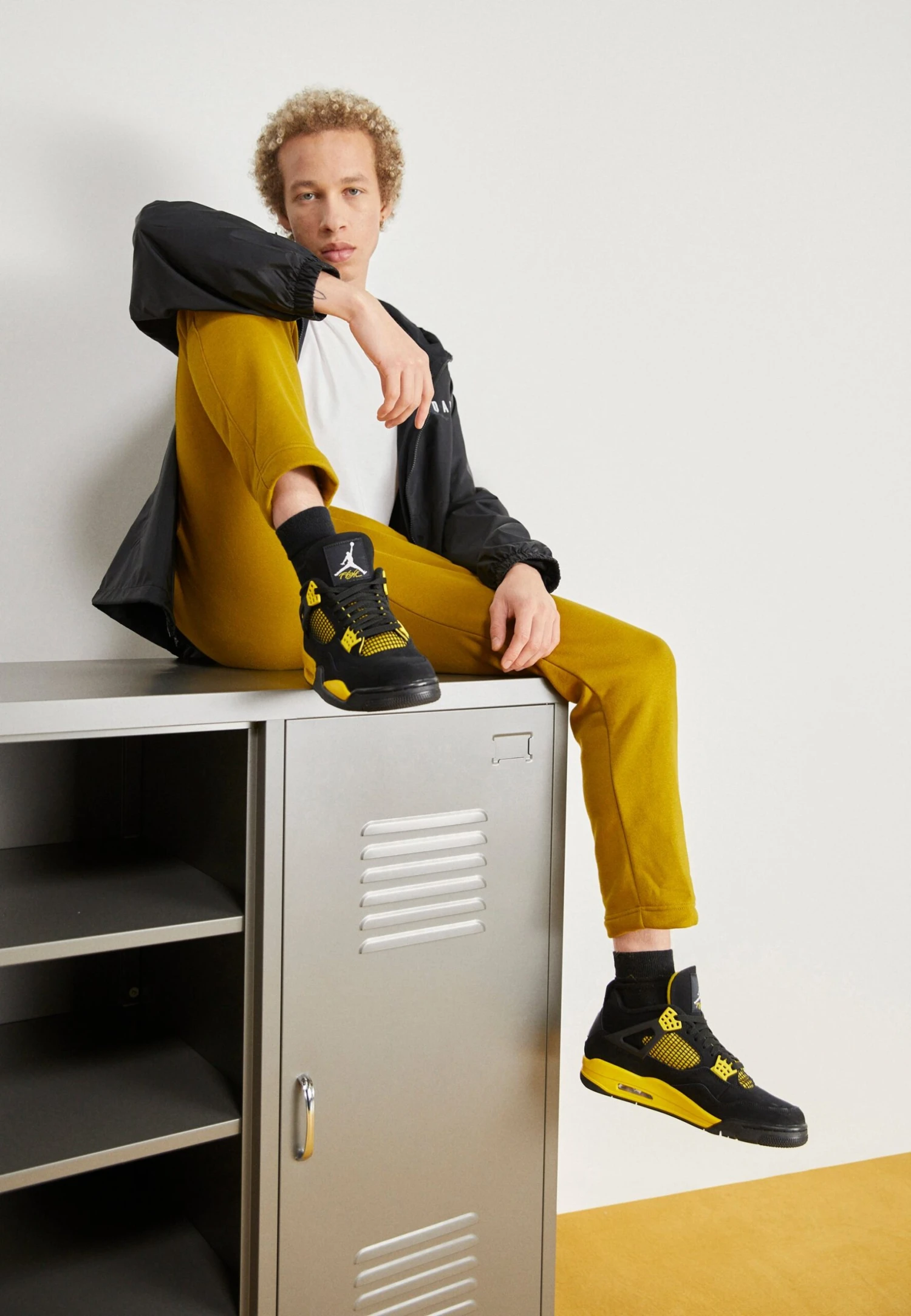 Air Jordan 4 Retro - Sneakers Hoog - Black/White/Tour Yellow 3 Air Jordan 4 Retro - Sneakers Hoog - Black/White/Tour Yellow - Afbeelding 3