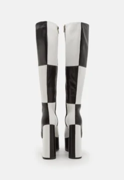 Lamoda Runway - Laarzen Met Hoge Hak - Black/White -Mode Schoenenselectie Winkel 24bd1afe7b824e34b803b476bfc024e7 scaled