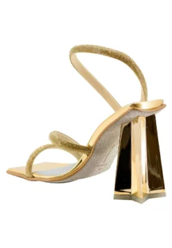 Chiara Ferragni Sandalen - Gold 5 Chiara Ferragni Sandalen - Gold -Mode Schoenenselectie Winkel 38f96e78fc954f8cb50a2128984a415f