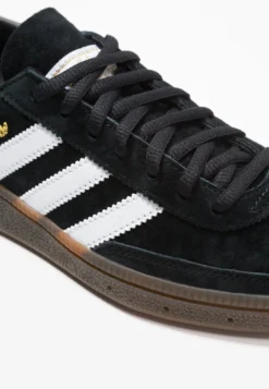 Adidas Originals Handball Spezial Unisex - Sneakers Laag - Cblack/Ftwwht/Gum5 -Mode Schoenenselectie Winkel 3b4013d0e1de4d10860985823376e71e