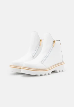 Panama Jack Marcia - Korte Laarzen - White -Mode Schoenenselectie Winkel 483a0a24f66d42a4a9f0688e8d677a47 scaled