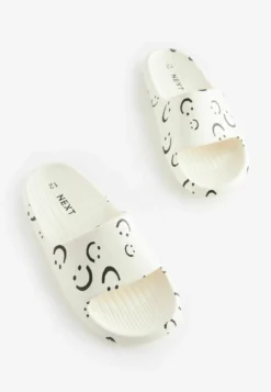 Next Lightweight Standard - Badslippers - Cream Smiley Face 9 Next Lightweight Standard - Badslippers - Cream Smiley Face -Mode Schoenenselectie Winkel 55635f9ea0aa4a9d8a056ade3d9b9964 scaled