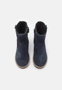Friboo Korte Laarzen - Dark Blue 9 Friboo Korte Laarzen - Dark Blue -Mode Schoenenselectie Winkel 56c2bb8b44e74ddbaf9f3e38f2151f63 scaled