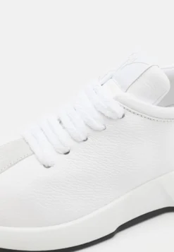 Giuseppe Zanotti Sneakers Laag - White -Mode Schoenenselectie Winkel 580a60bff5664837bb2f57b0e93c1595 scaled