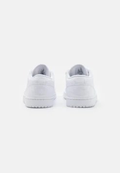 Air Jordan 1 - Sneakers Laag - Weiß 8 Air Jordan 1 - Sneakers Laag - Weiß -Mode Schoenenselectie Winkel 5a08dd249d214b228d3cde4436ea6669 scaled
