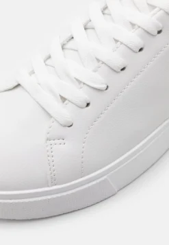 Pier One Unisex - Sneakers Laag - White 11 Pier One Unisex - Sneakers Laag - White -Mode Schoenenselectie Winkel 63903e23956c4a83bb62848054f57ab3 scaled