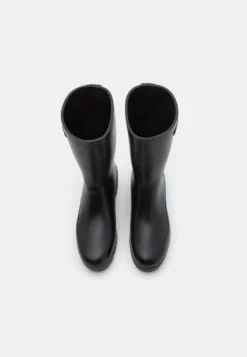 Aigle Atelier- Regenlaarzen - Noir -Mode Schoenenselectie Winkel 7b139b9e33c34eb582f0ce6a00945a14 scaled