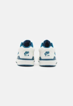 Jordan Stadium 90 - Sneakers Laag - Sail/Sky/Ozone Blue -Mode Schoenenselectie Winkel 80607f00bb3b4c5d9c46cc11547df370 scaled