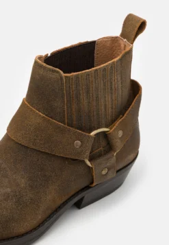 Cowboy-/Bikerlaarsjes - Roc Whisky -Mode Schoenenselectie Winkel 8da8c1a73ffc4e8295d74ad389e202f5 scaled