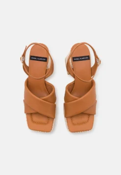 ANGEL ALARCON Sandalen Met Plateauzool - Papirus -Mode Schoenenselectie Winkel a086a3e860444b6fad44f4deac96ec8e scaled