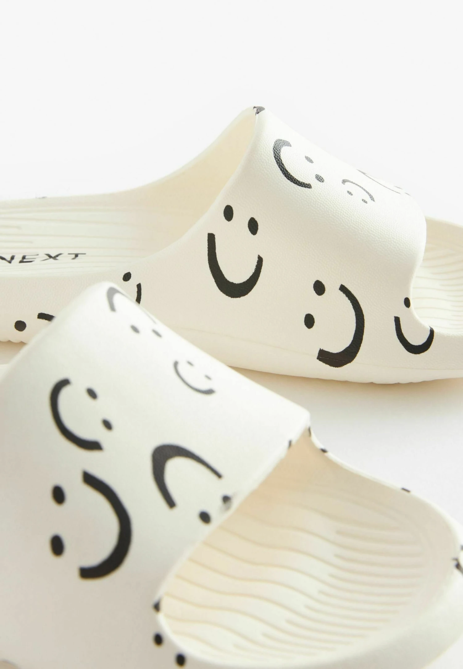 Next Lightweight Standard - Badslippers - Cream Smiley Face 3 Next Lightweight Standard - Badslippers - Cream Smiley Face - Afbeelding 3